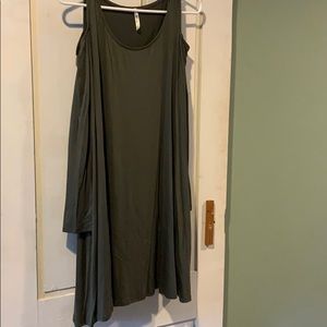 Green jersey-like (4% Spandex) dress